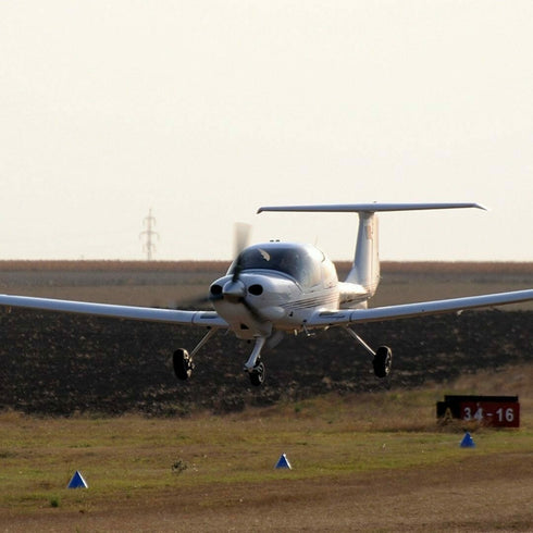 Zbor demonstrativ in Tuzla cu un avion de 3 pasageri